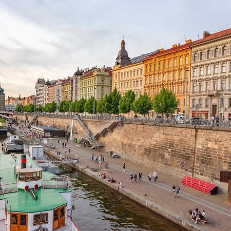 Appartamento Nice Apartman In New Town Praga Esterno foto