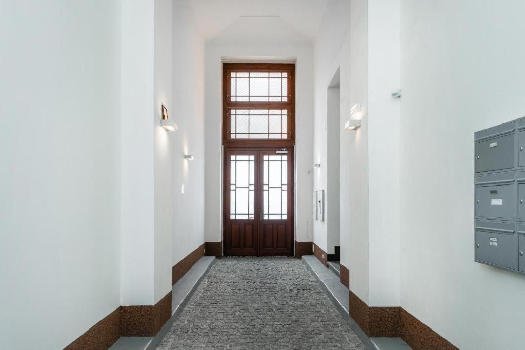 Appartamento Nice Apartman In New Town Praga Esterno foto