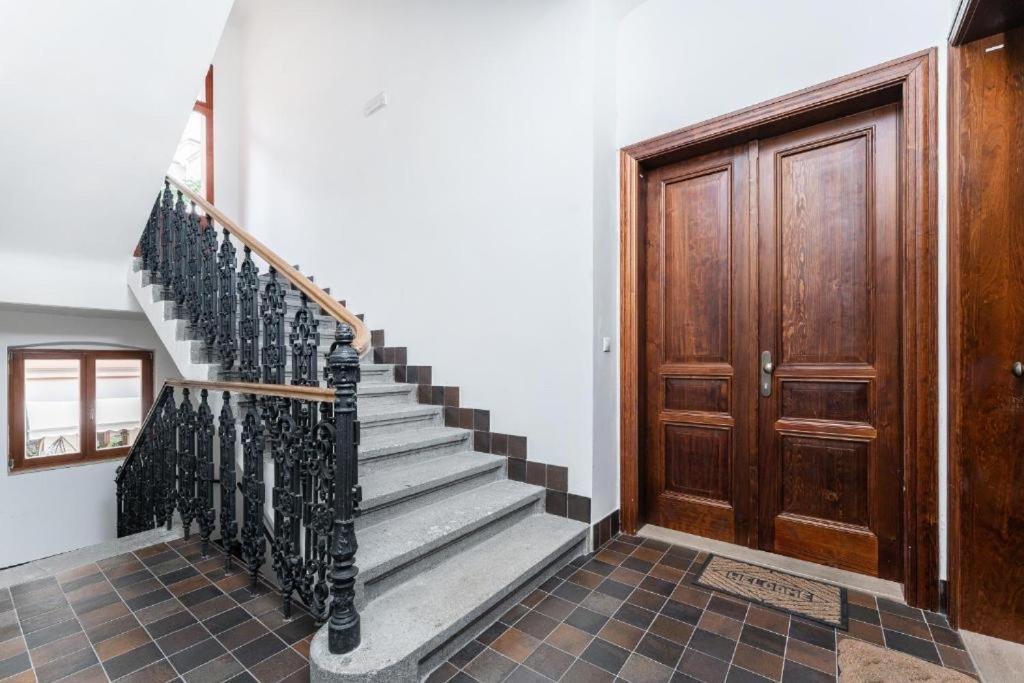 Appartamento Nice Apartman In New Town Praga Esterno foto