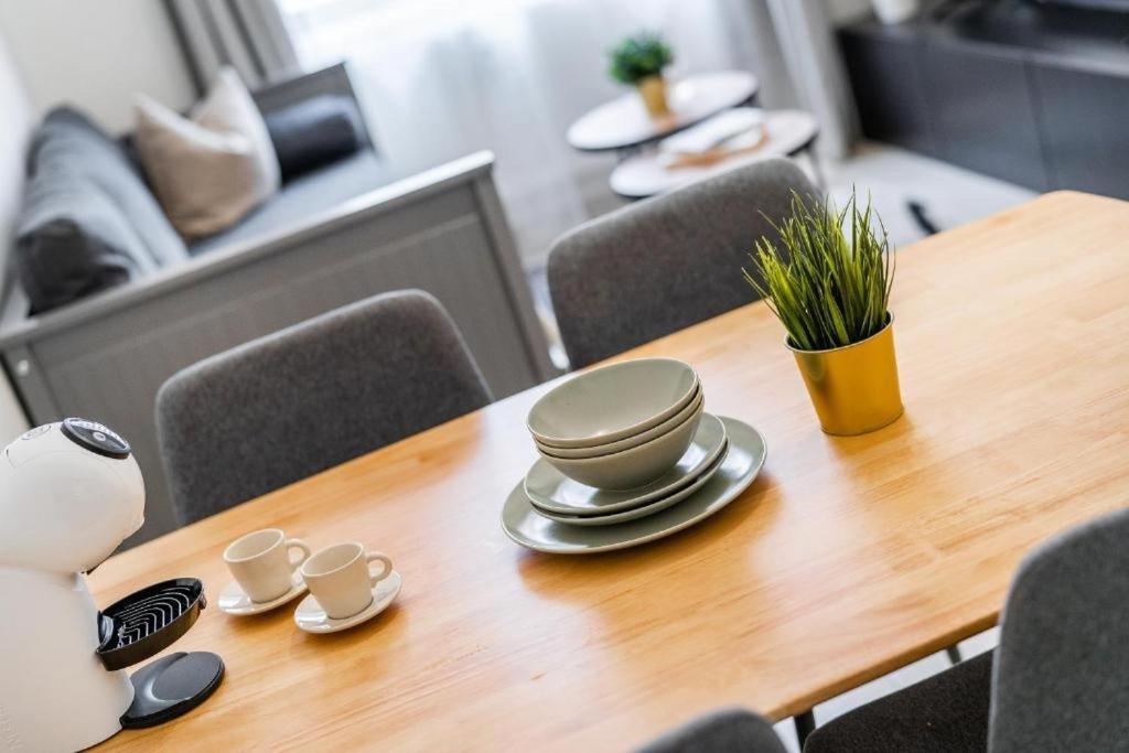 Appartamento Nice Apartman In New Town Praga Esterno foto