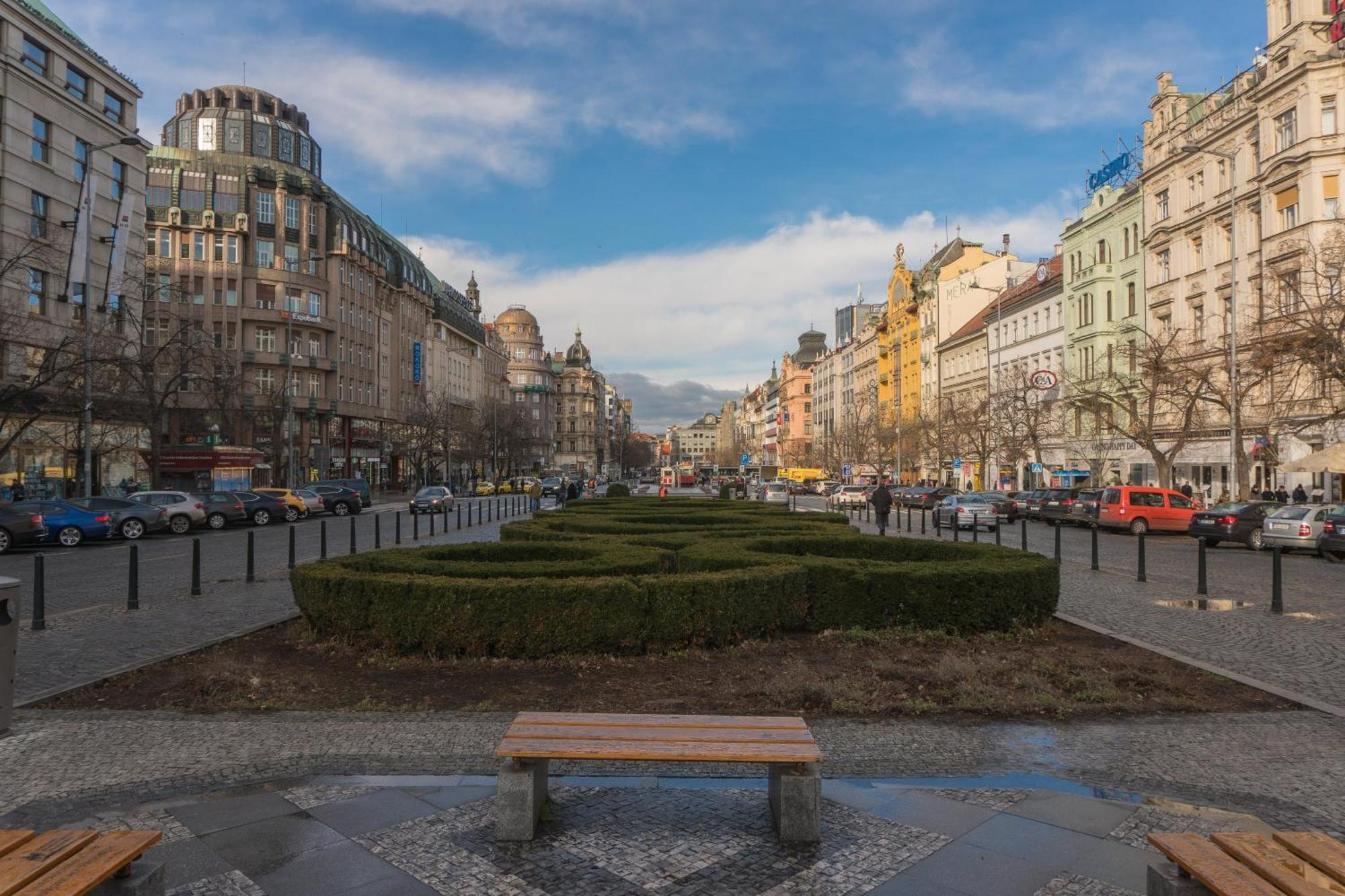Appartamento Nice Apartman In New Town Praga Esterno foto