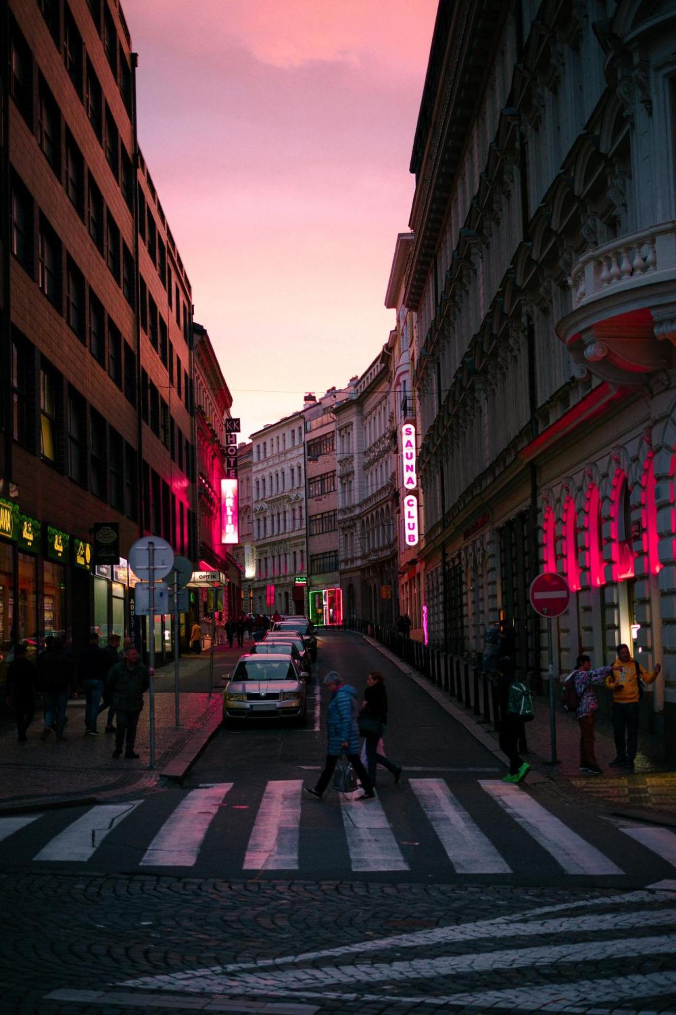 Appartamento Nice Apartman In New Town Praga Esterno foto